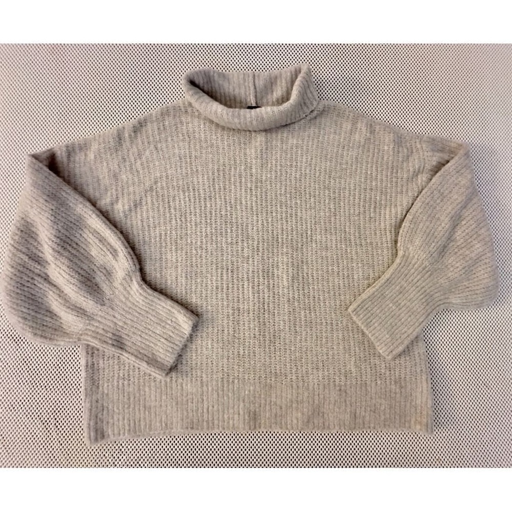 Express Chunky Knit Sweater Loose Fit Beige Turtleneck Roll Neck Women